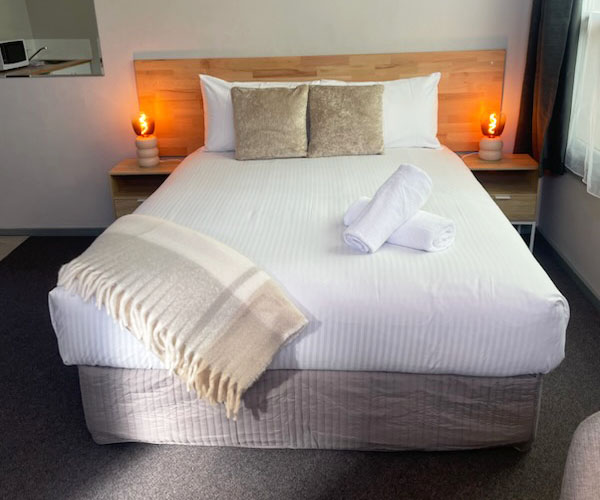 Queen room at the Dawson Mote